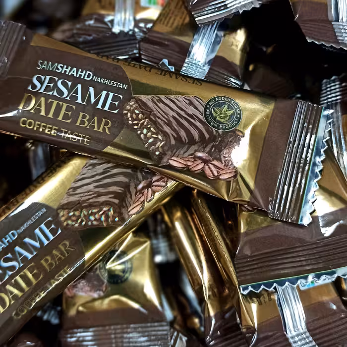 خرما بار کنجد شکلاتی با طعم قهوه 