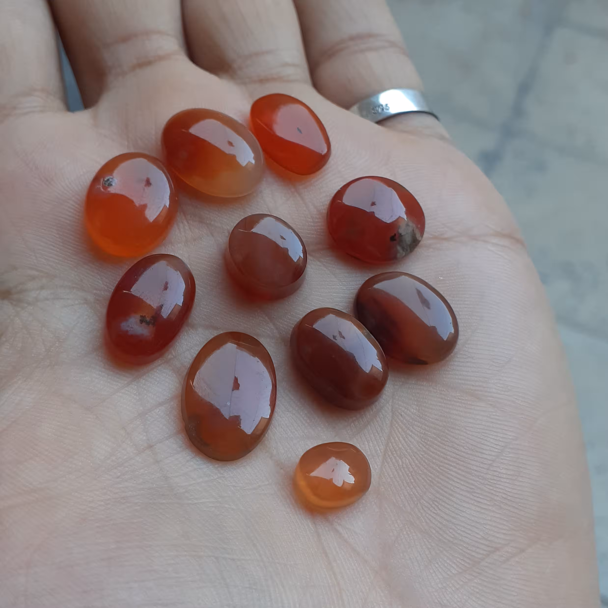 عقیق یمنی بصورت پک 10عدد نگین پک شماره 19