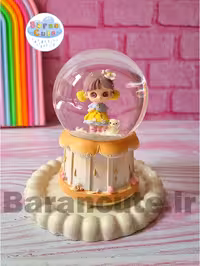 گوی موزیکال برفی چراغ دار (سایز متوسط) طرح دختر کیوت