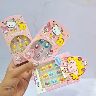 ناخن مصنوعی بچگانه