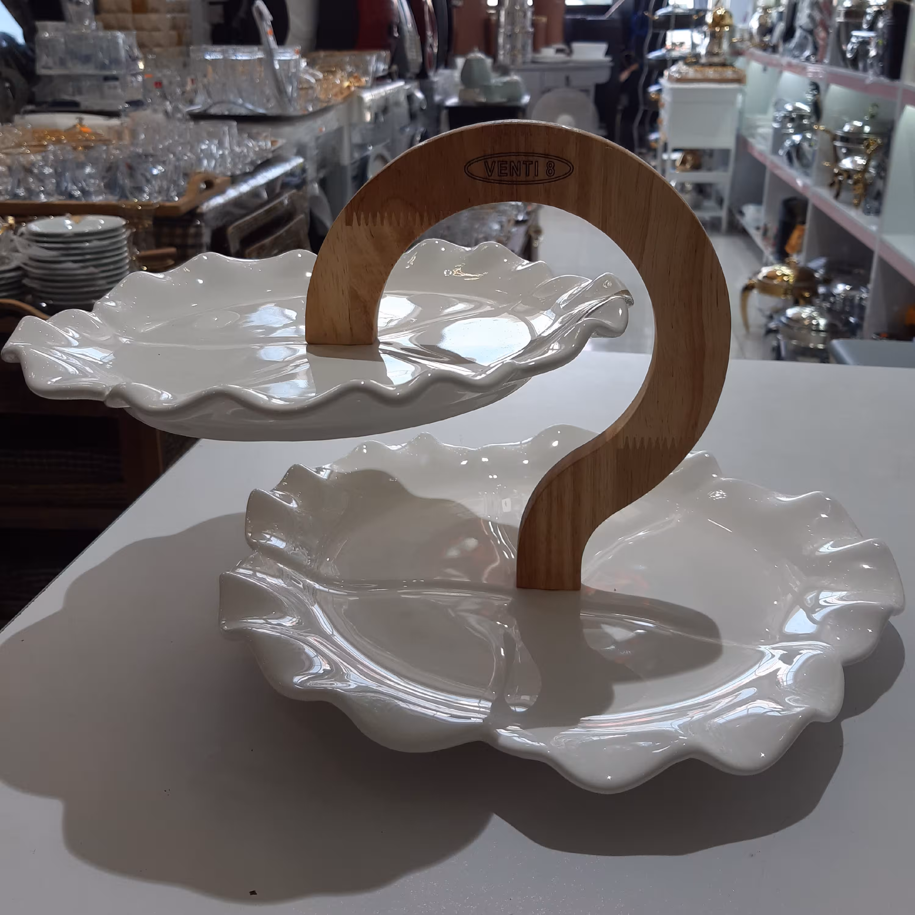 شیرینی خوری 