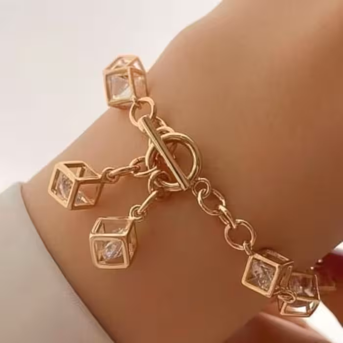 دسبند مکعبی