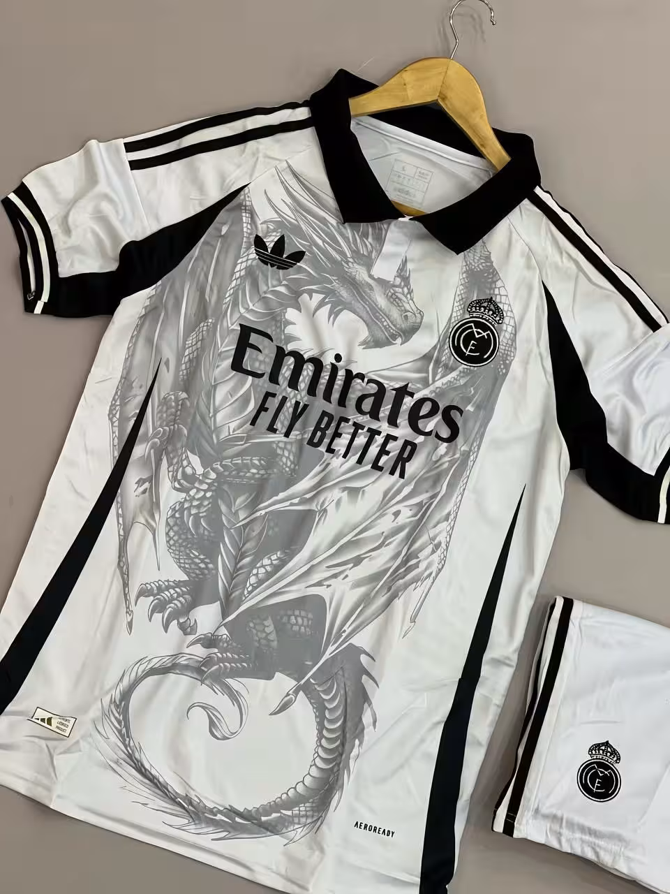 کیت کانسپت اژدها رئال مادرید 2025 هواداری