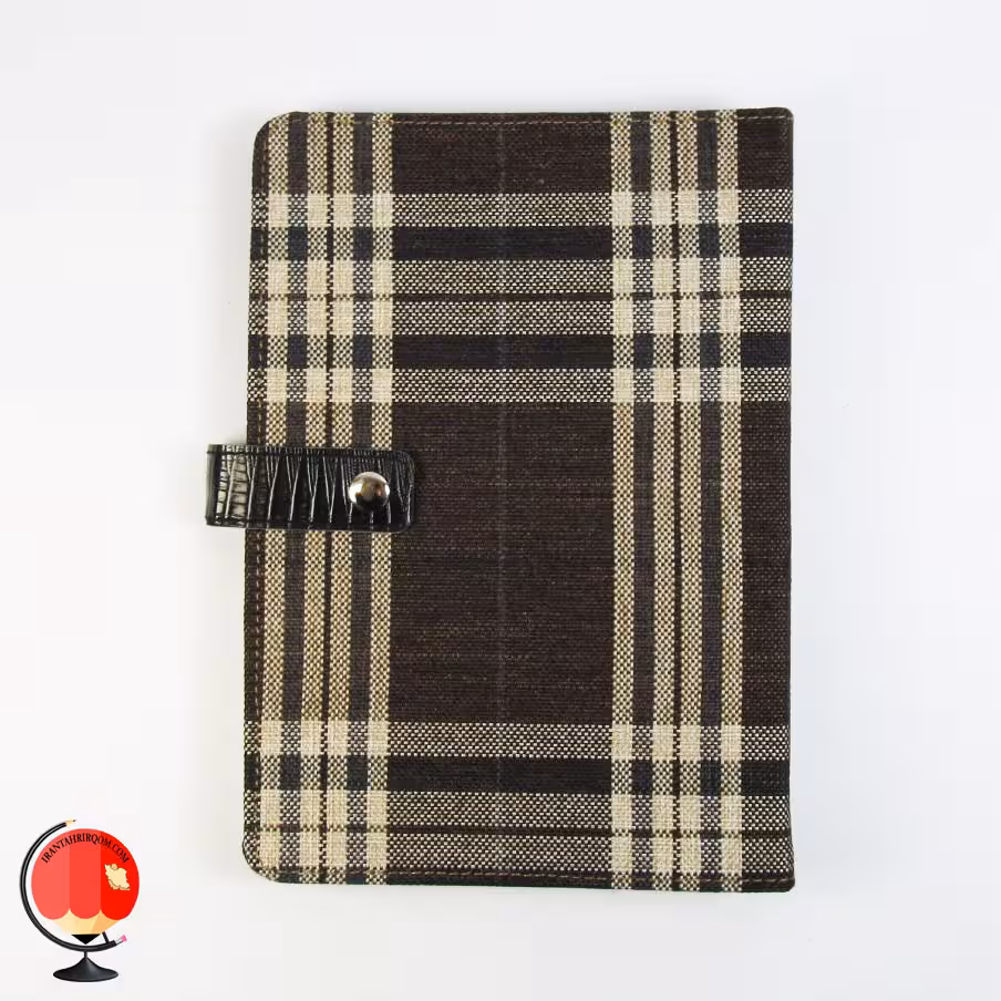 دفتر کلاسوری 100 برگ طرح باربری مشکی آپادانا