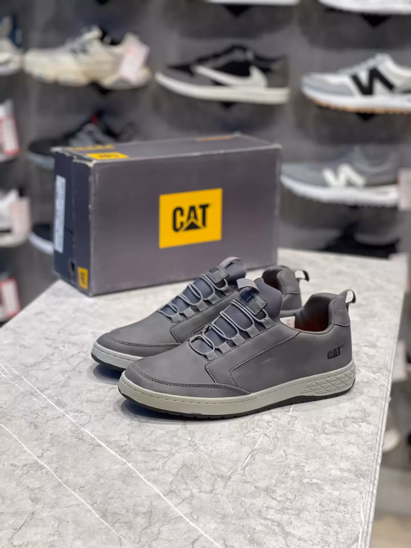 کاترپیلار ونس طرح بند کد CLM-A2202 رنگ طوسی سایز 44