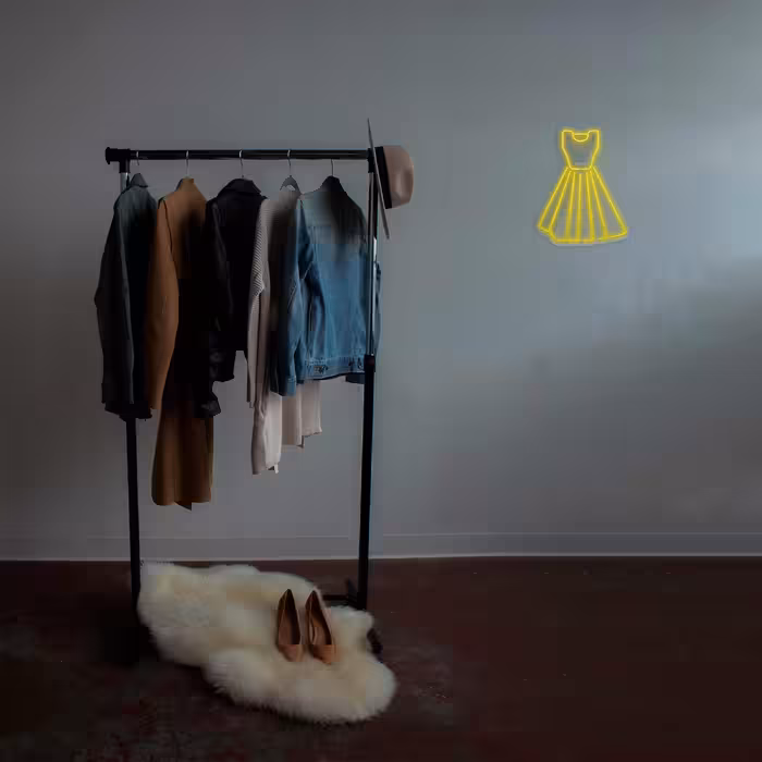 چراغ دیواری نئون دیزاین طرح Women-Clothes_YL