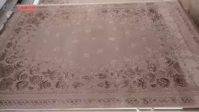 فرش ماشینی زمرد مشهد طرح 1913 زمینه بژ