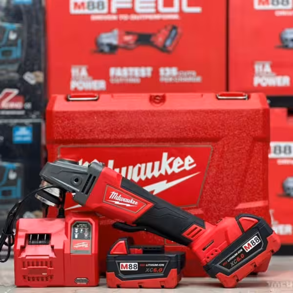 فرز شارژی 88 ولت میلواکی مدل XC6.0