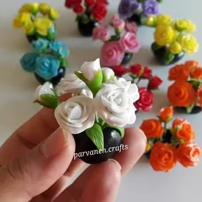 گل رز گلدان مشکی