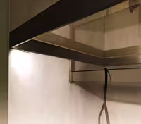 چراغ LED شلف شیشه ای همراه با رگال عمق 52 و عرض 120 سانتیمتر فانتونی کد N645