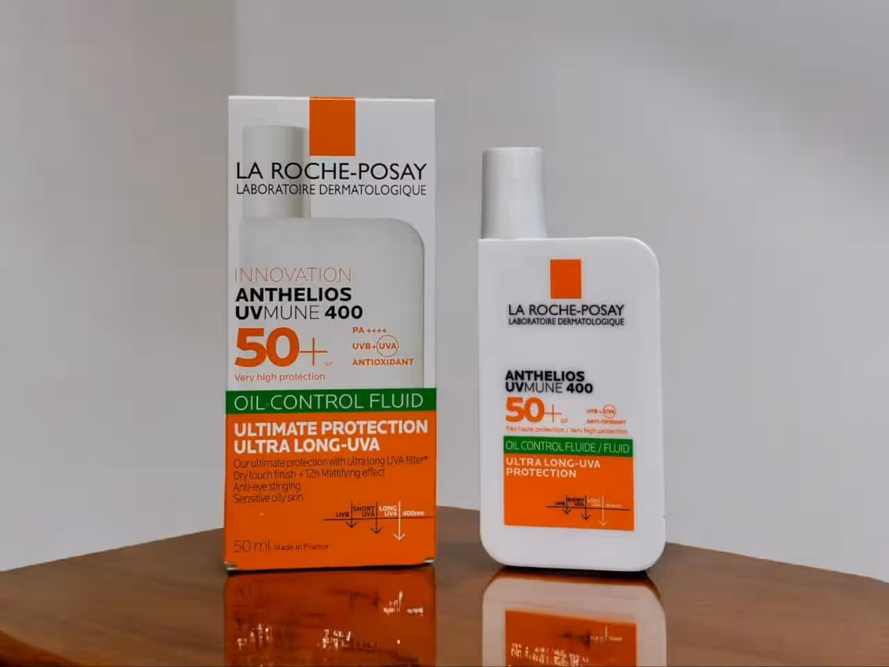 ضدآفتاب بیرنگ لاروش پوزای oil control fluid