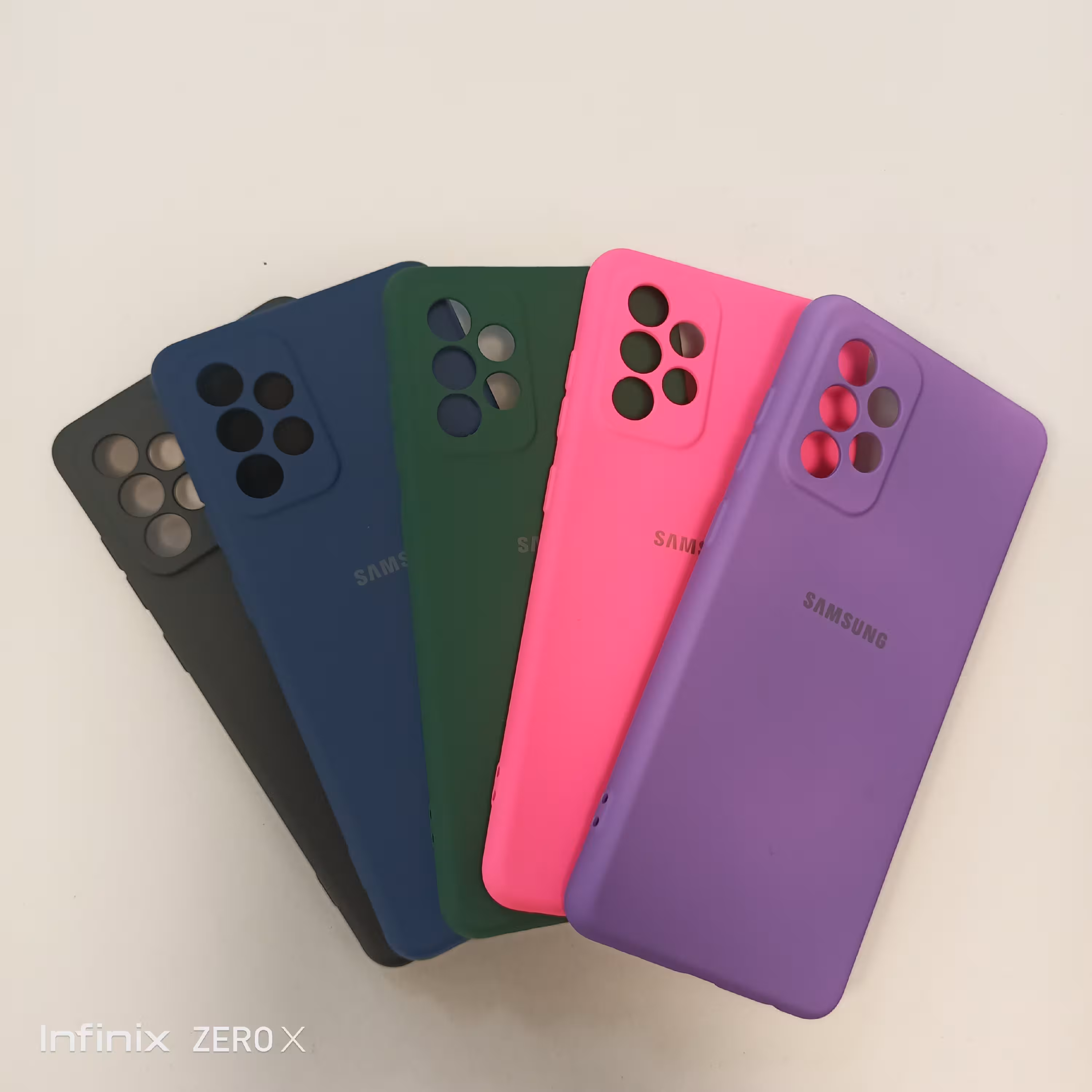 گارد سیلیکونی درجه یک مخملی مناسب سامسونگ A72