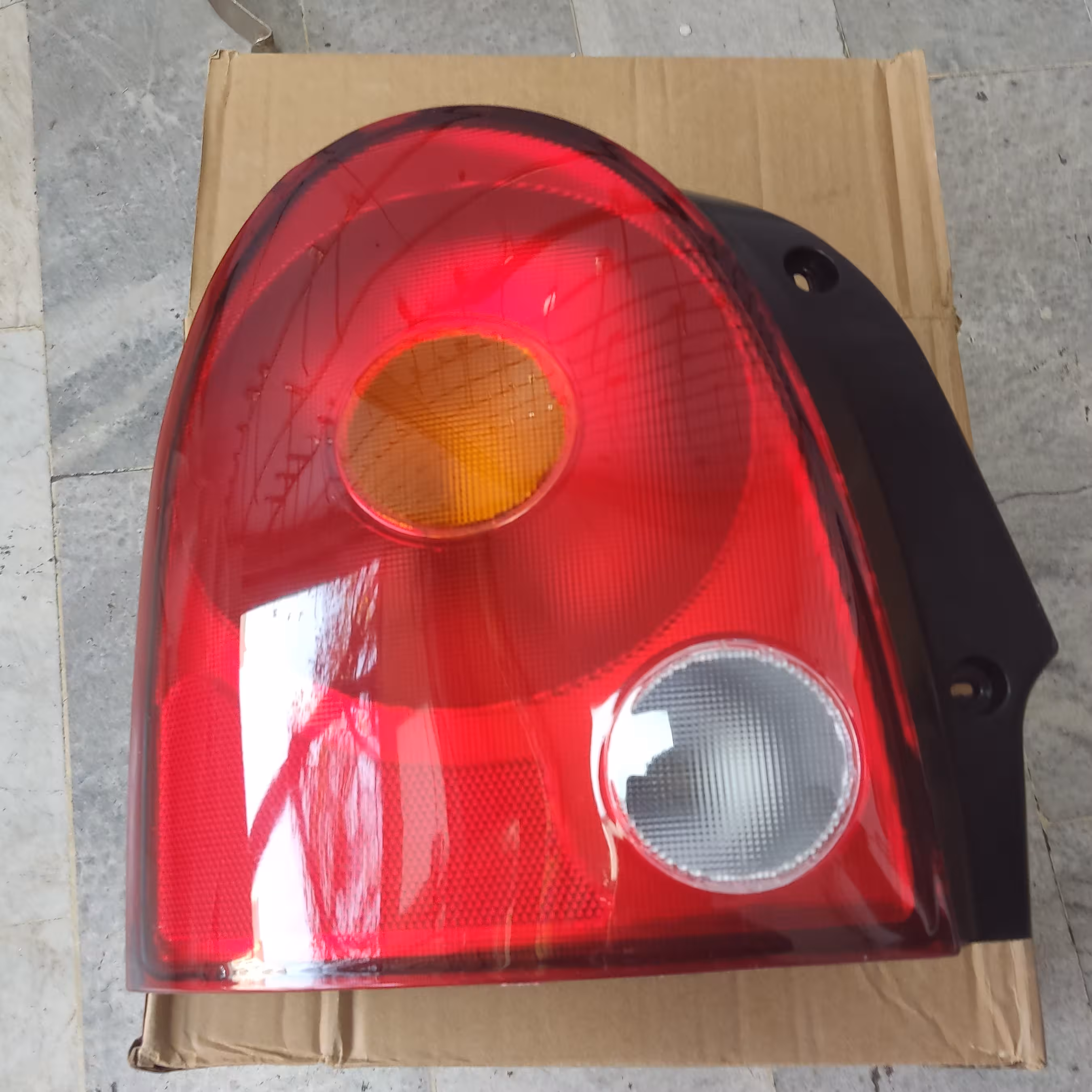 چراغ خطرعقب 