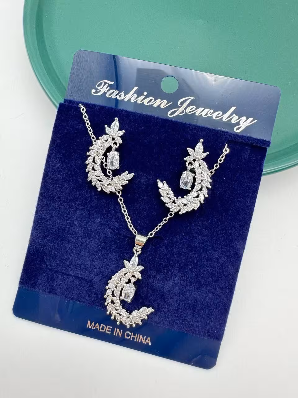 نیم ست دخترانه طرح ماه هلال با نگین سوارسکی نقره ای طرح طلاسفید ارسال رایگان