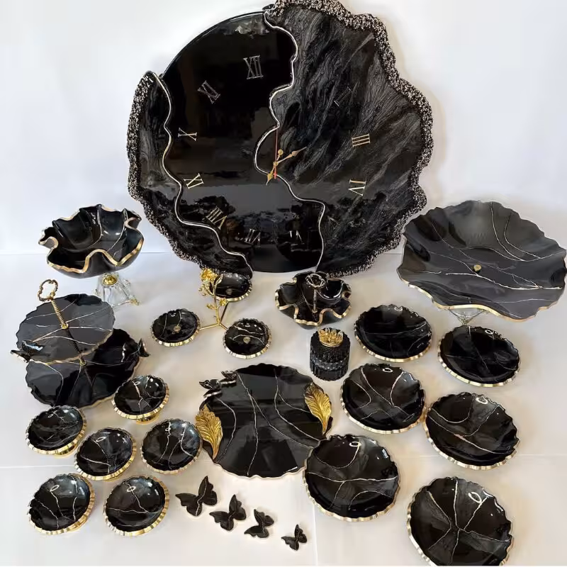 ست و سرویس پذیرایی 6 نفره رزینی مشکی طلایی ب همراه ساعت قطر50