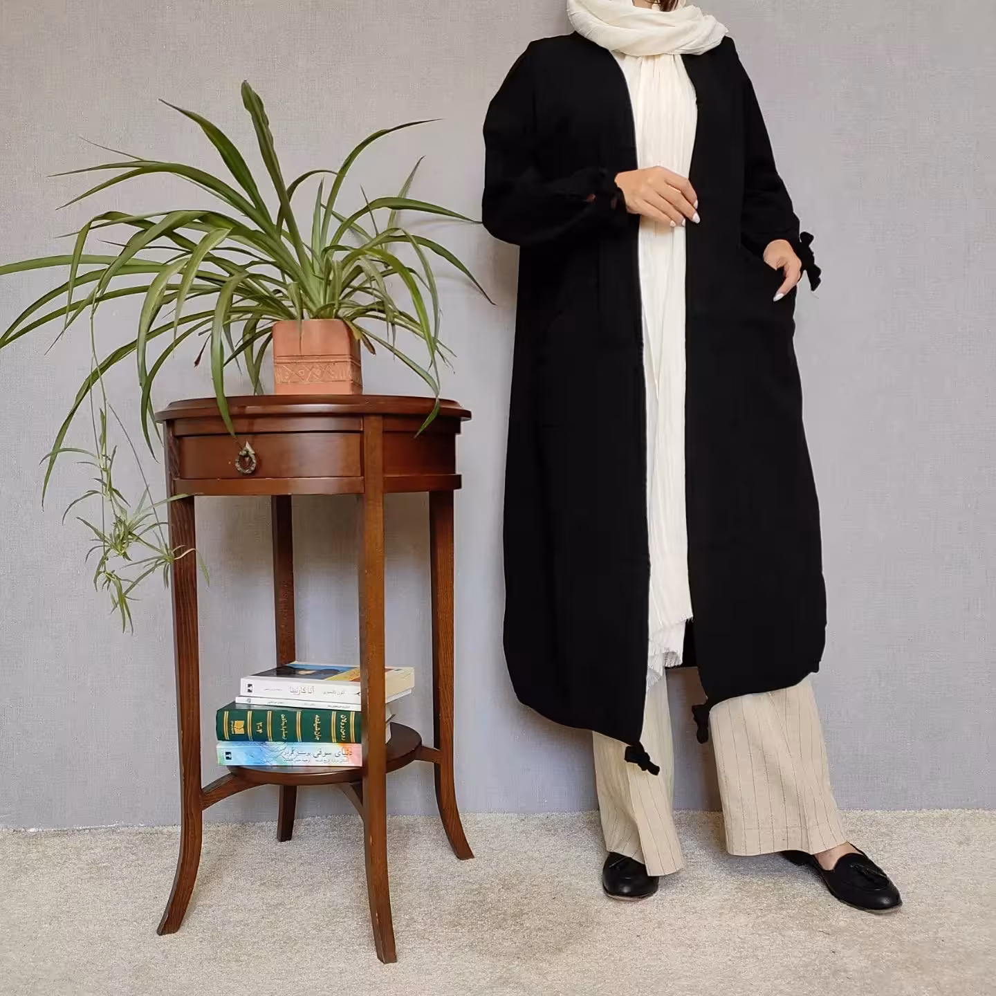 مانتو جلوباز ،جنس الیاف طبیعی درجه یک ،بدون آبرفت و یا رنگدهی ،سه سایز داره ،از 36 تا 48 مناسبه