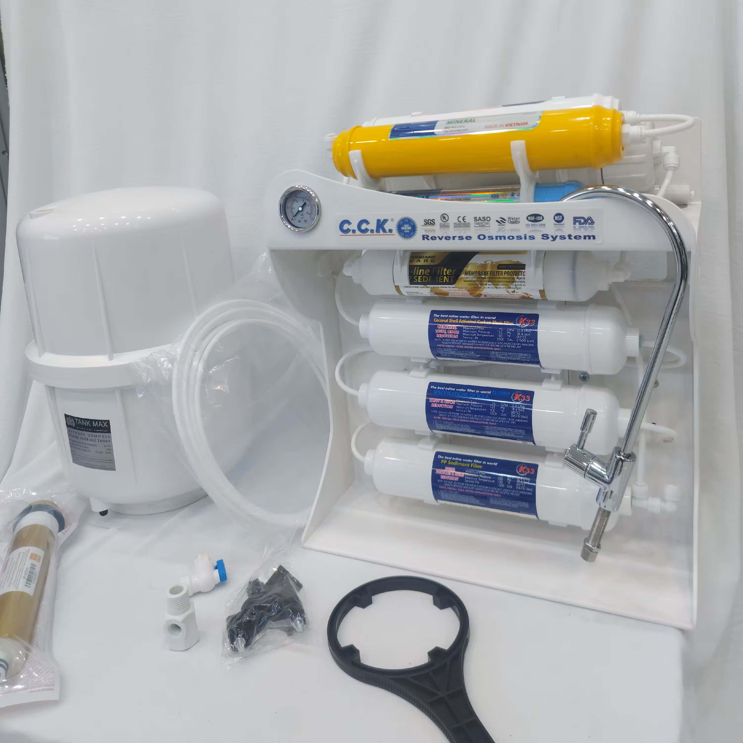 دستگاه تصفیه آب 8 مرحله c.c.k با فیلتر های in line گیاهی