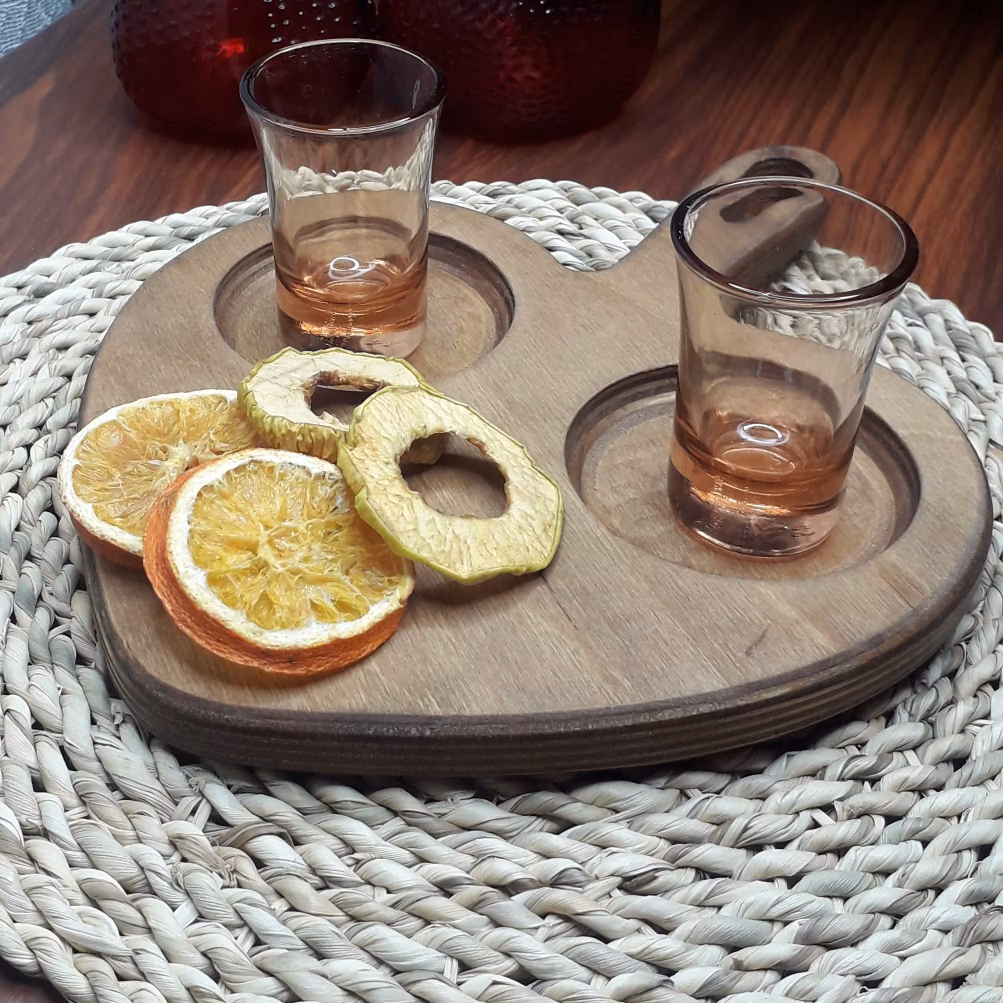 تخته  سرو چوبی  2خانه دسته دار قلبی