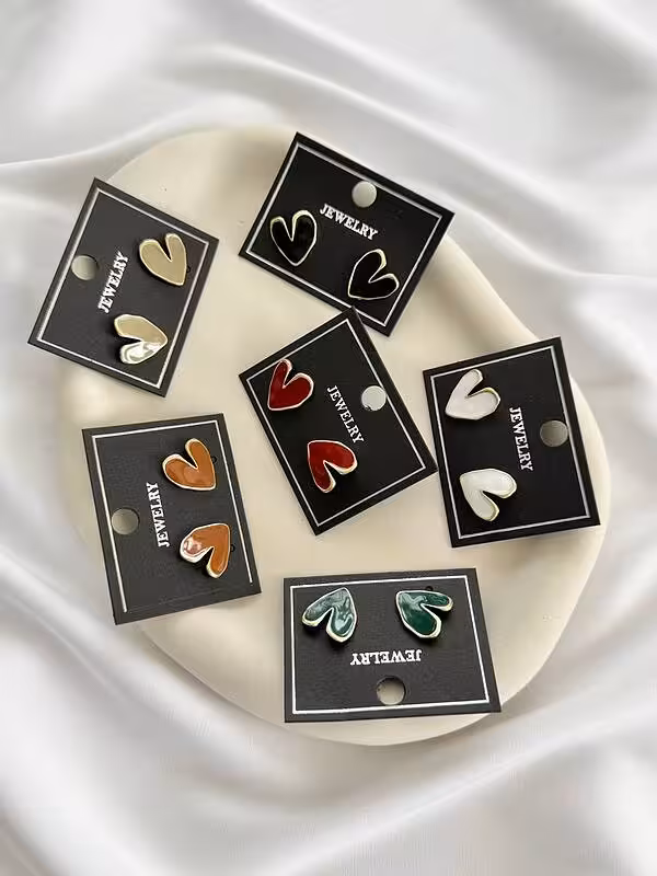 گوشواره میناکاری طرح قلب رنگبندی متنوع