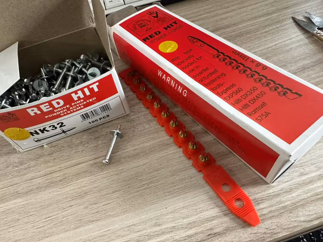 میخ 32 و چاشنی قرمز رد هیت اصلی و بالاترین کیفیت