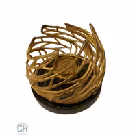 شمعدان برنجی طرح سانیا بلند طلایی مدل 3030013