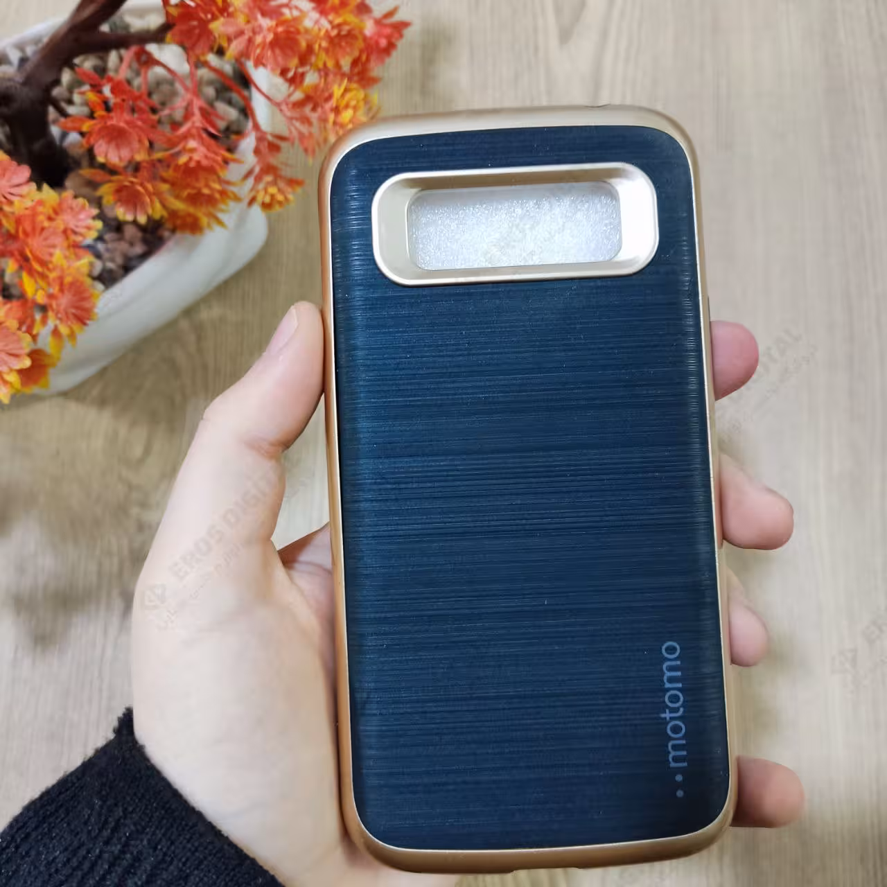 قاب گوشی Samsung Galaxy J2 2016 دور طلایی دو تکه Motomo