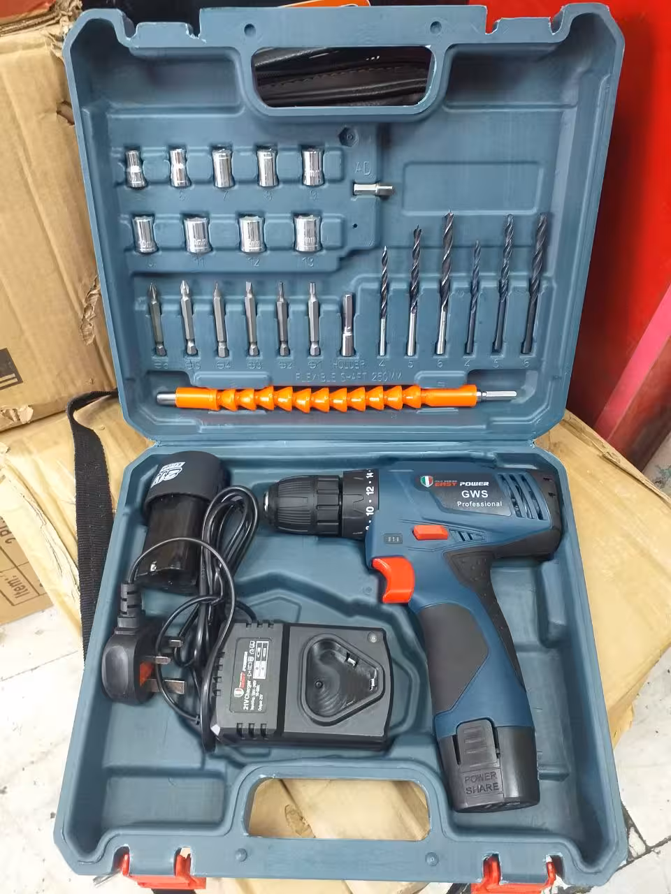 مجموعه ی دریل شارژی 12 ولت ایزی پاور به همراه لوازم کامل