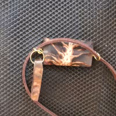 دستبند رزین اپوکسی طرح کاج (فروخته شد)