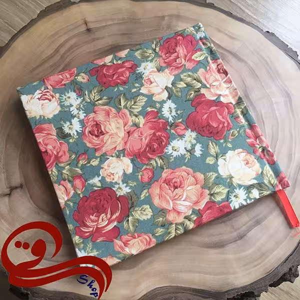 دفتر دست ساز پارچه ای طرح خشتی رز قرمز زمینه سبز Fabric Handmade Notebook