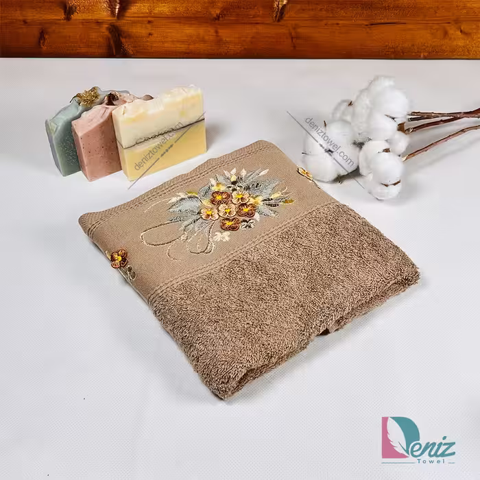 حوله دستی گلدوزی طرح نارسیس رنگ شکلاتی