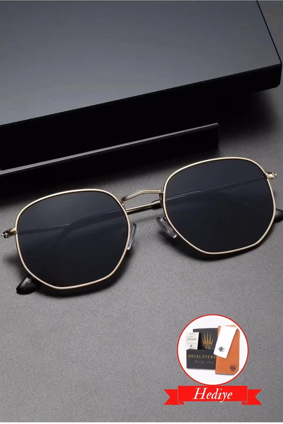 عینک آفتابی زنانه و مردانه طلایی و مشکی مدل هکساو - 4504