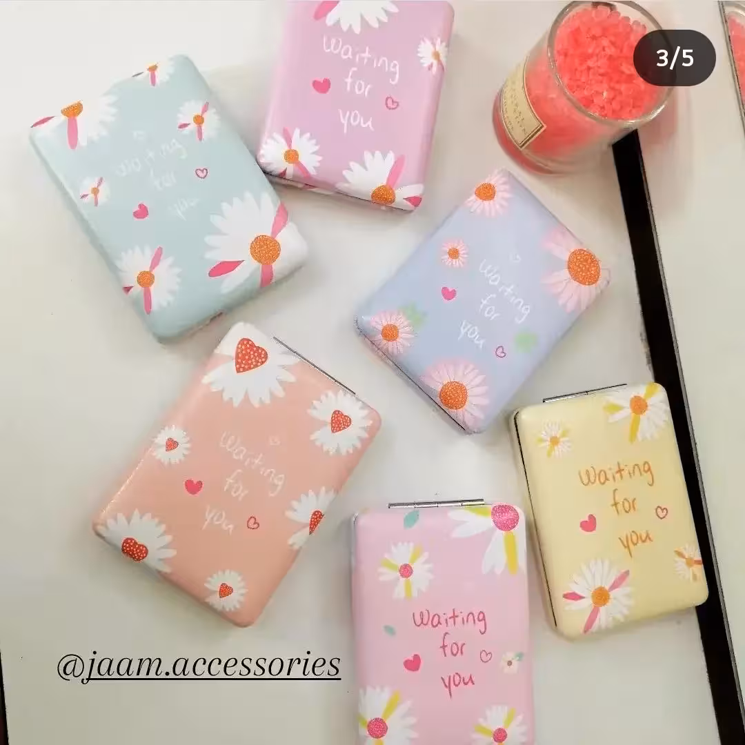 آینه جیبی از جنس چرم گلدار کیفیت عالی دوطرفه یک طرف بزرگنمایی