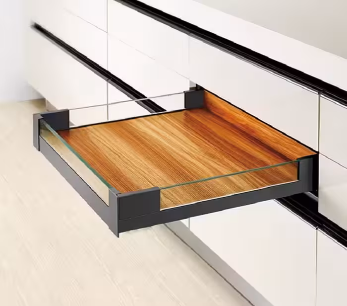 ریل بدنه دار اسلیم شیشه اینر 40 کیلوگرمی نوک مدادی با فرانت  شیشه ارتفاع 106 میلیمتر عمق 45 فانتونی کد B524