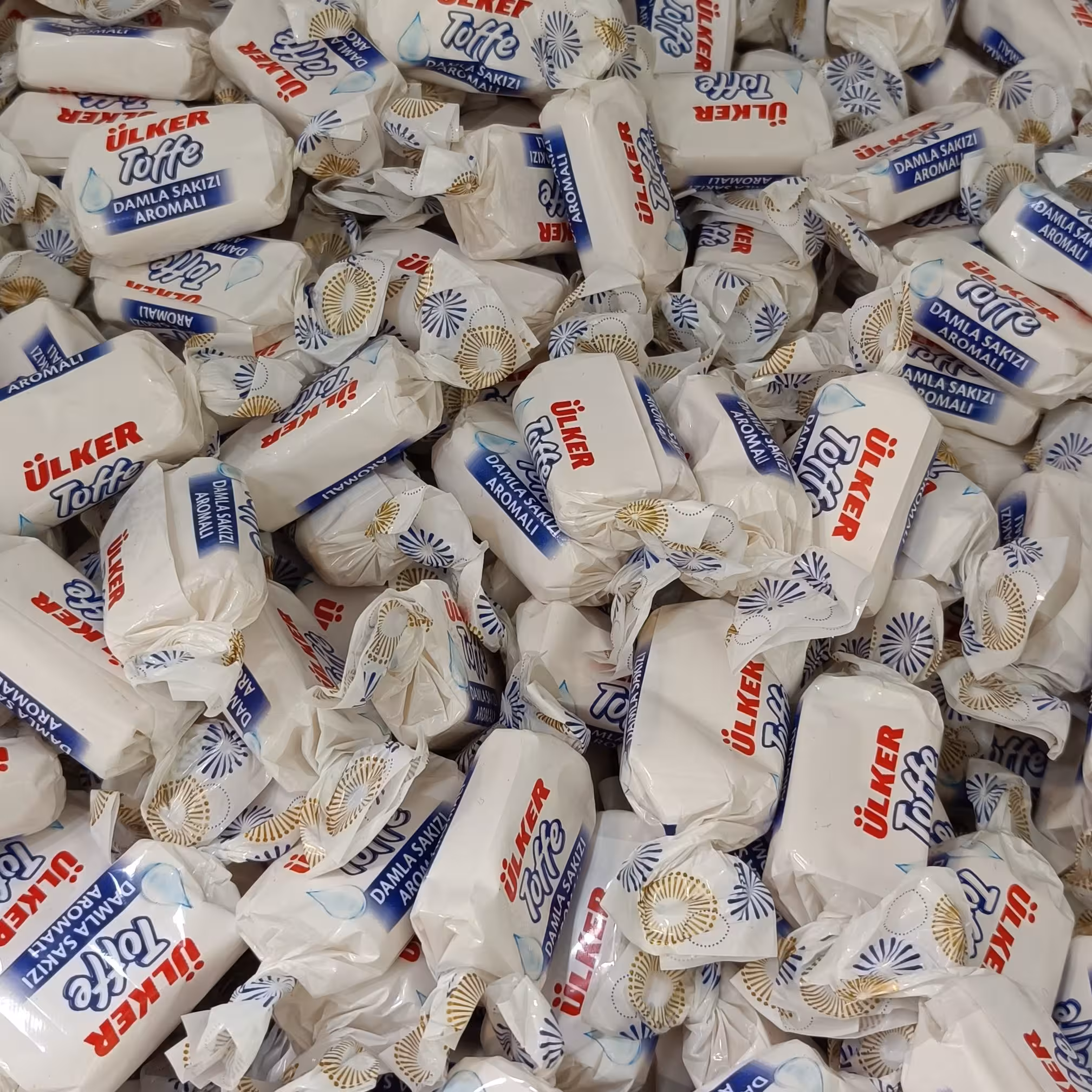 تافی سقز با کیفیت بالا برند ülker ترکیه آجیل و خشکبار مهران