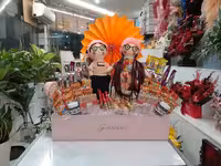 باکس لاکچری عروسک روسی عینکی نارنجی