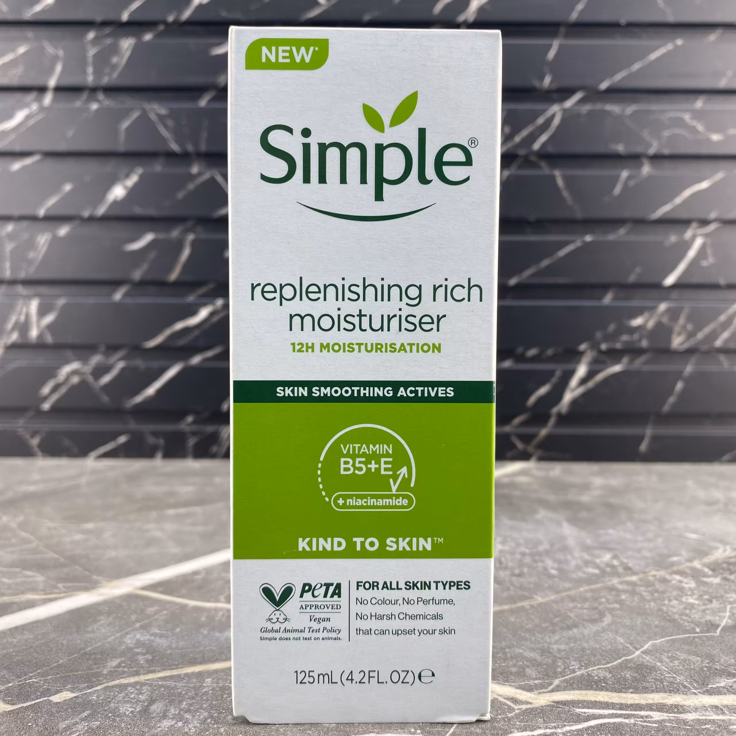 کرم آبرسان و مرطوب کننده سیمپل مدل ریچ مناسب انواع پوست 125 میل