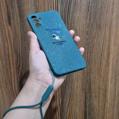 کاور طرح فضایی مدل NASA مناسب برای گوشی موبایل سامسونگ Galaxy A04S به همراه بند آویز