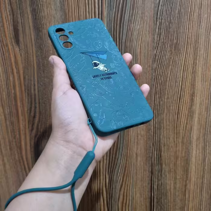 کاور طرح فضایی مدل NASA مناسب برای گوشی موبایل سامسونگ Galaxy A04S به همراه بند آویز