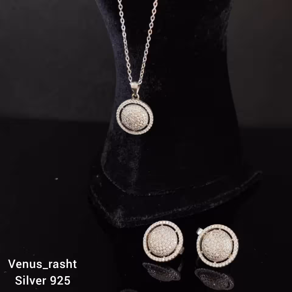 نیم ست نقره پر نگین دایره ای طرح طلاسفید کد 1011