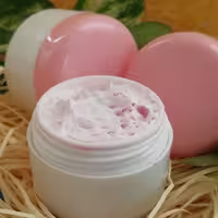 کرم پف صورت گیاهی شاهدخت ساخت طب سنتی کرم  رفع گودی زیر چشم شاهدخت 