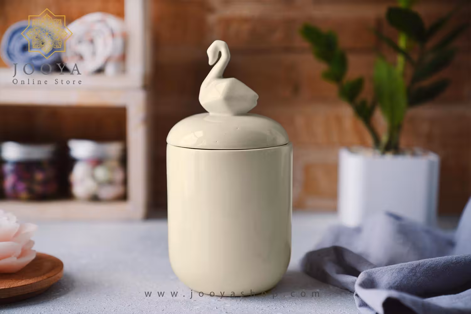 بانکه آچیرا کرم