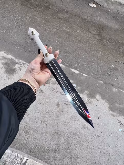 نیمچه قمه ی چهل سانتی دسته استخوان و تیغه فنر آبکاری شده