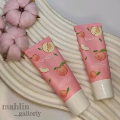 کرم مرطوب کننده هلو برند BIOAQUAحاوی عصاره هلو ویتامین A ویتامین E