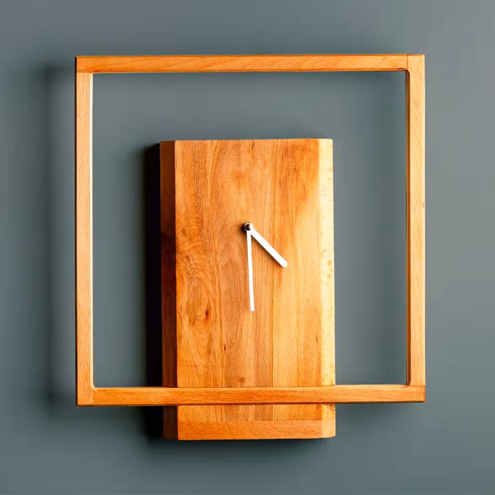 ساعت دیواری چوبی کد C009، تمام چوب راش، موتور روانگرد بدون صدا