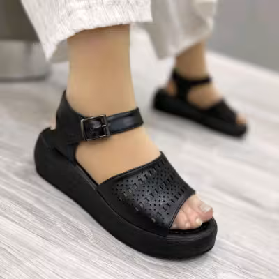صندل زنانه تابستانی. چرم سبک
