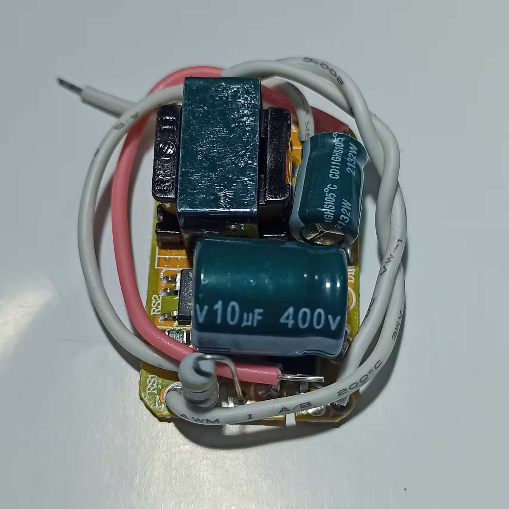 درایور بدون قاب  لامپ ال ای دی  8 تا 25وات  300میلی آمپر  مناسب انواع لامپ  ال ای دی  و لاینر ها  