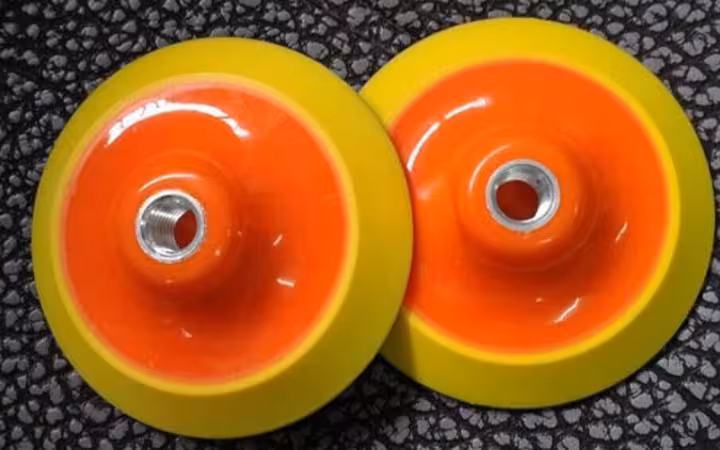 پد (نگهدارنده سنباده) دیسکی پشت کرکی‌ با قطر 15 سانت طرح کره