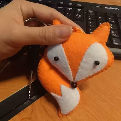 آویز عروسکی مدل روباه نمدی