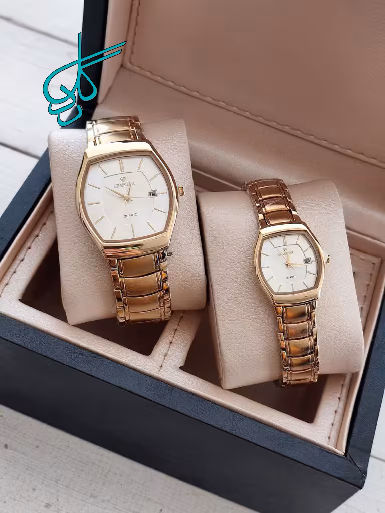 خرید ست ساعت زنانه و مردانه مارک جم استار (طلایی) تقویم دار قفل ضامن دار حک مارک روی قفل کیفیت عالی رنگ ثابت کد 2117391 - ردگل