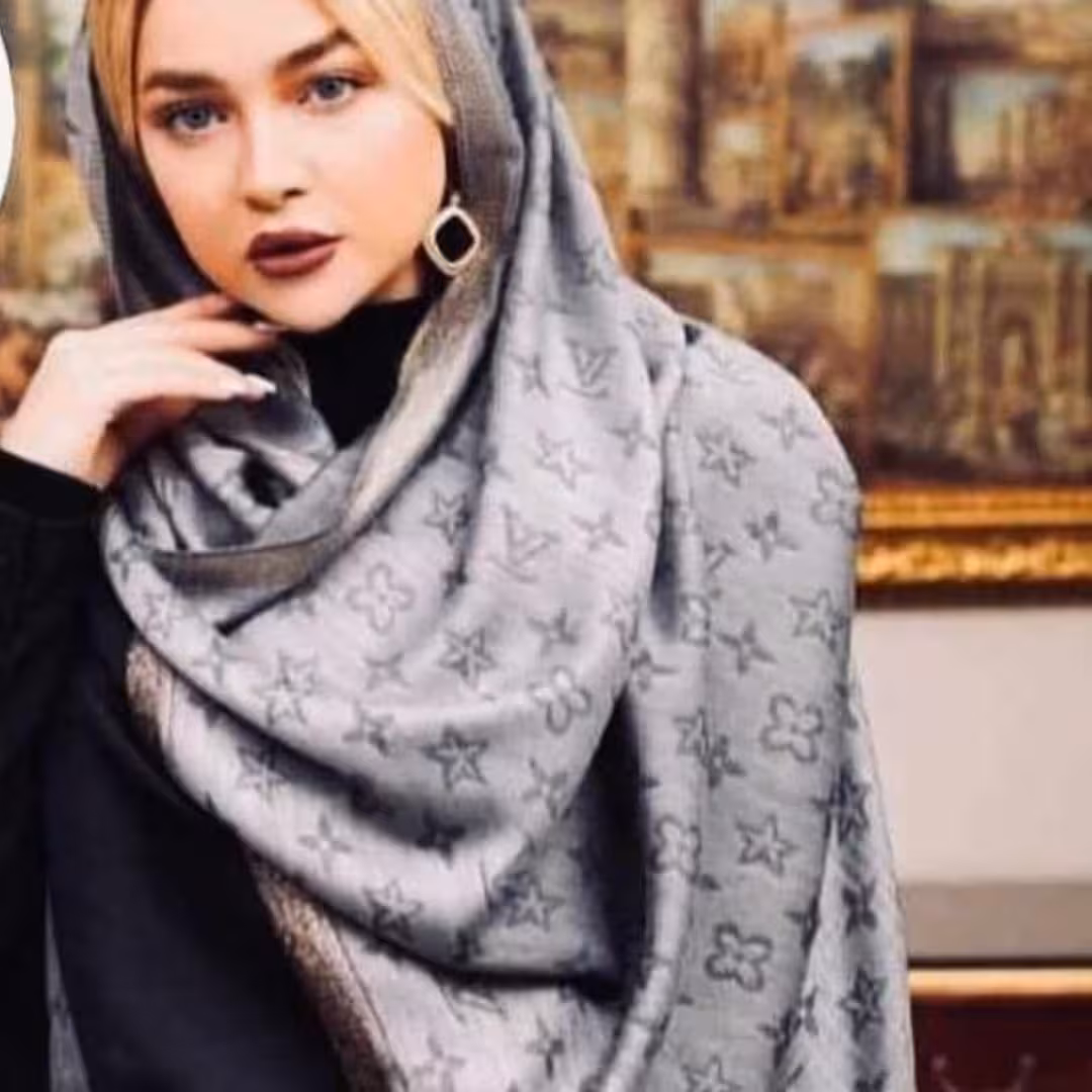 شال ویسکوز حاشیه لمه طرح ال وی وارداتی